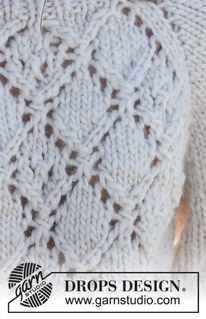 Diamonds in the Sky / DROPS 221-29 - Pull tricoté de haut en bas avec emmanchures raglan, point ajouré et manches ¾ et larges, en DROPS Snow ou DROPS Wish. Du S au XXXL.