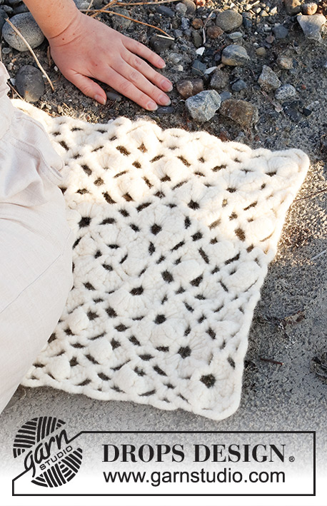 Cloudy Seat / DROPS 221-44 - Free crochet patterns by DROPS Design