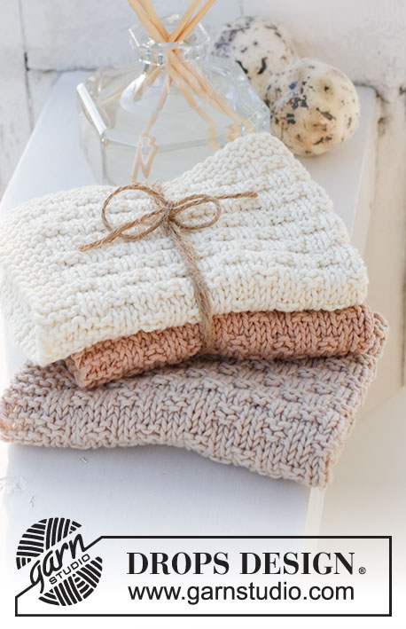 Me Time / DROPS 221-48 - Knitted cloths with textured pattern in DROPS Safran.