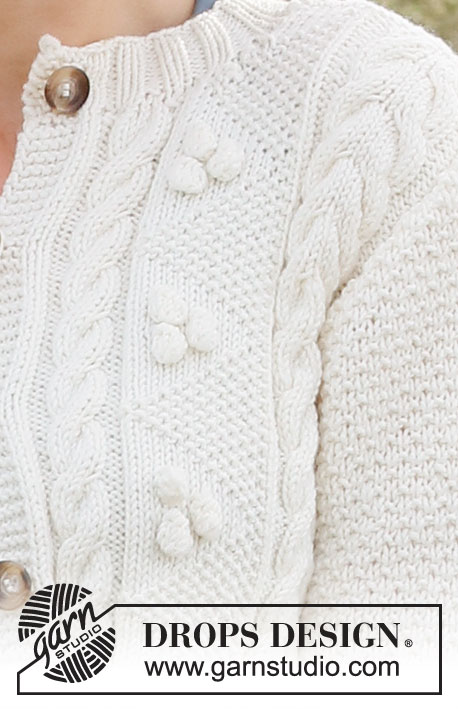 Bright Sand Shore Cardigan / DROPS 222-19 - Gilet tricoté en DROPS Merino Extra Fine, avec torsades, nopes et manches ¾. Du S au XXXL.