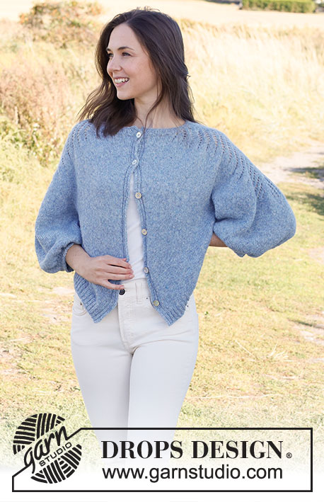 Sapphire Trails Cardigan / DROPS 222-23 - Gilet tricoté de haut en bas, avec point ajouré et manches ¾ bouffantes, en DROPS Sky. Du S au XXXL.