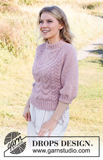 Pink Sandstone / DROPS 222-37 - Strikket bluse i DROPS Sky. Arbejdet strikkes oppefra og ned med hulmønster og sadelskuldre. Størrelse S - XXXL.