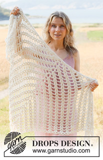 Moon Migration / DROPS 222-7 - Crocheted shawl in 1 strand DROPS Puna and 1 strand DROPS Kid-Silk. The piece is worked top down, with lace pattern.