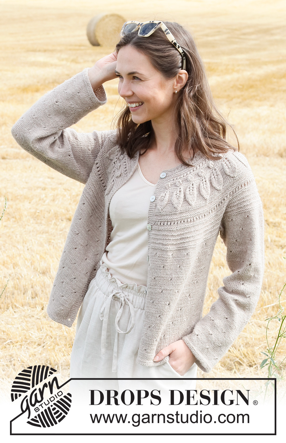 Sparrow Song Jacket / DROPS 223-12 - Strikket jakke i DROPS Nord. Arbeidet strikkes ovenfra og ned med rundfelling, bladmønster og hullmønster. Størrelse S - XXXL.