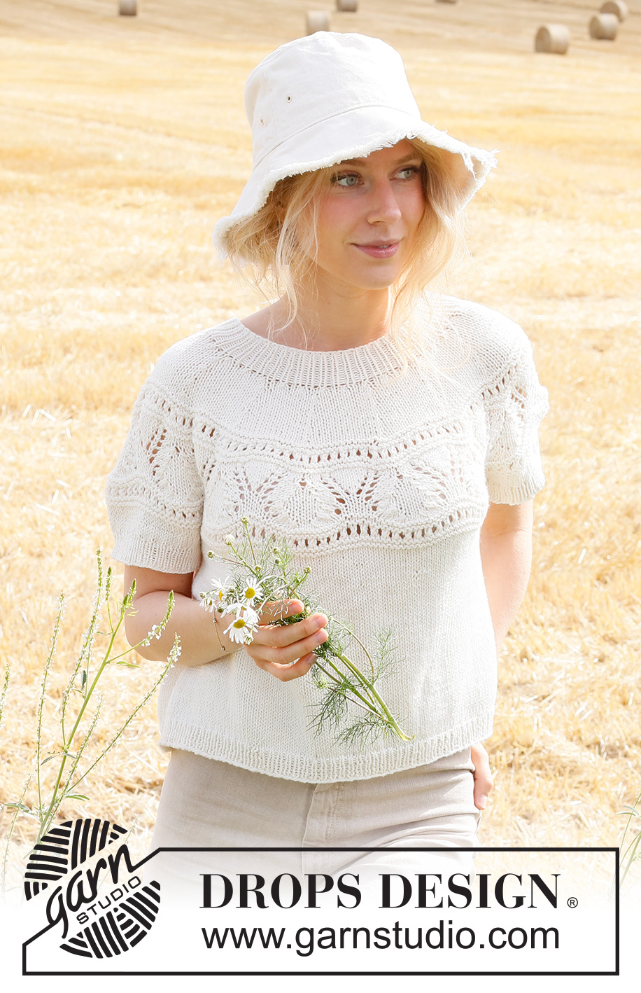 White Moon Top / DROPS 223-13 - Strikket bluse med korte ærmer i DROPS Cotton Merino eller DROPS Merino Extra Fine. Arbejdet strikkes i glatstrik med rundt bærestykke, hulmønster på bærestykket og kanter i rib. Størrelse XS - XXL.