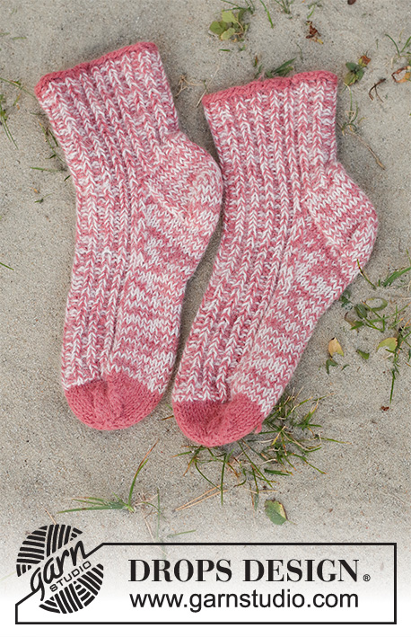 Canadian Climbers / DROPS 223-42 - Chaussettes tricotées avec 2 fils DROPS Nord. Du 35 au 43.