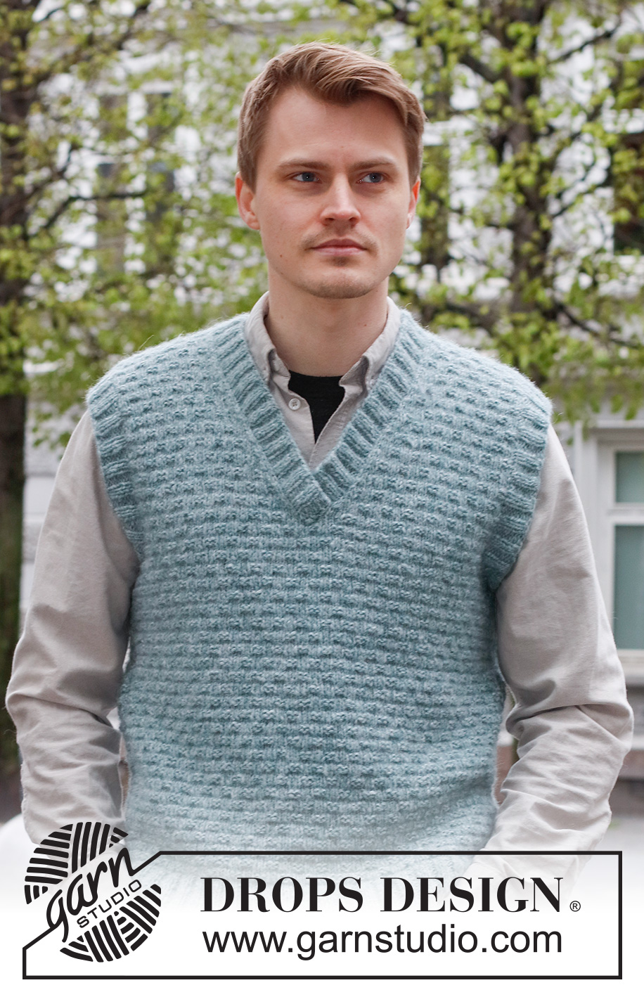 Blue River Slipover / DROPS 224-12 - Knitted vest / slipover for men in DROPS Air. The piece is worked with textured pattern, V-neck and ribbed edges. Sizes S - XXXL.