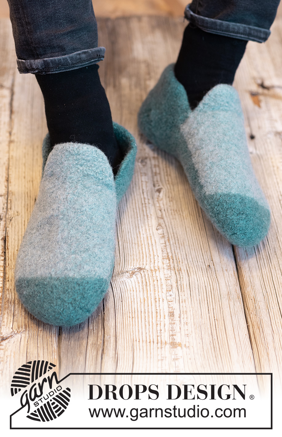 Good Morning Slippers / DROPS 224-32 - Felted slippers for men in DROPS Alaska. Sizes 35-46.