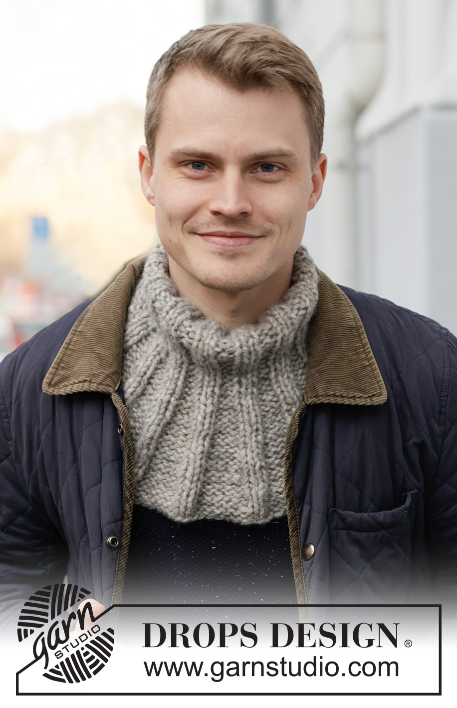 Lillesand Neck Warmer / DROPS 224-34 - Gebreide halswarmer voor heren in DROPS Wish. Het werk wordt van boven naar beneden gebreid met boordsteek. Maten S - XL.