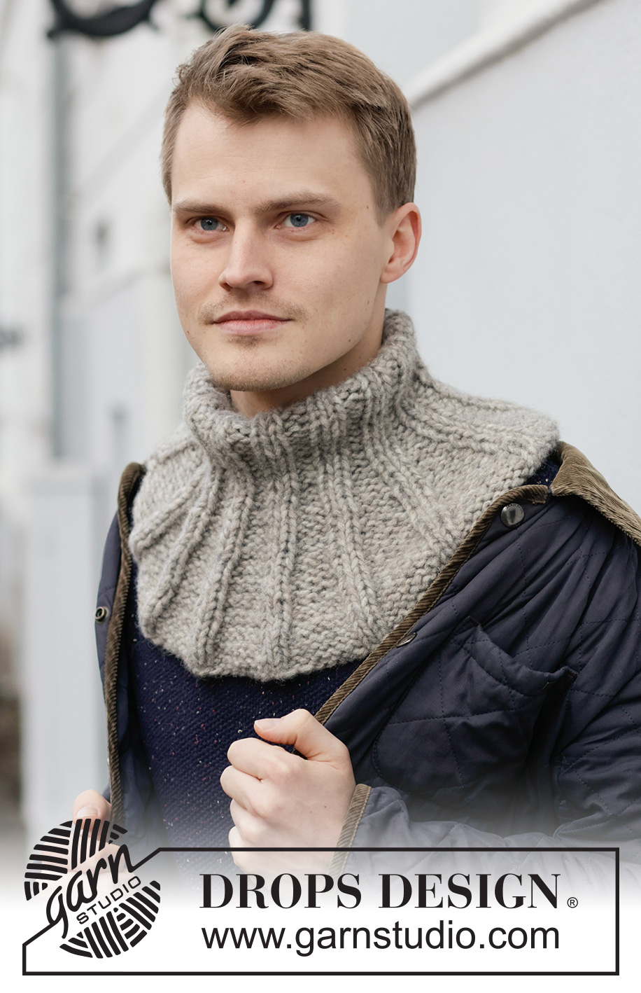 Lillesand Neck Warmer / DROPS 224-34 - Gebreide halswarmer voor heren in DROPS Wish. Het werk wordt van boven naar beneden gebreid met boordsteek. Maten S - XL.