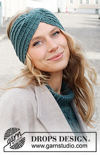 Twist of Teal / DROPS 225-30 - Heklet pannebånd i DROPS Merino Extra Fine. Arbeidet hekles med relieffmasker og flette.