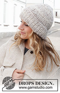 Lifting Fog / DROPS 225-42 - Gebreide muts in 1 draad DROPS Fabel en 2 draden DROPS Brushed Alpaca Silk.
