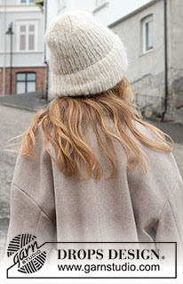 Scenic Snow / DROPS 225-9 - Gebreide hipster-muts en halswarmer met zadelschouders en boordsteek in DROPS Melody. Maten S - L.