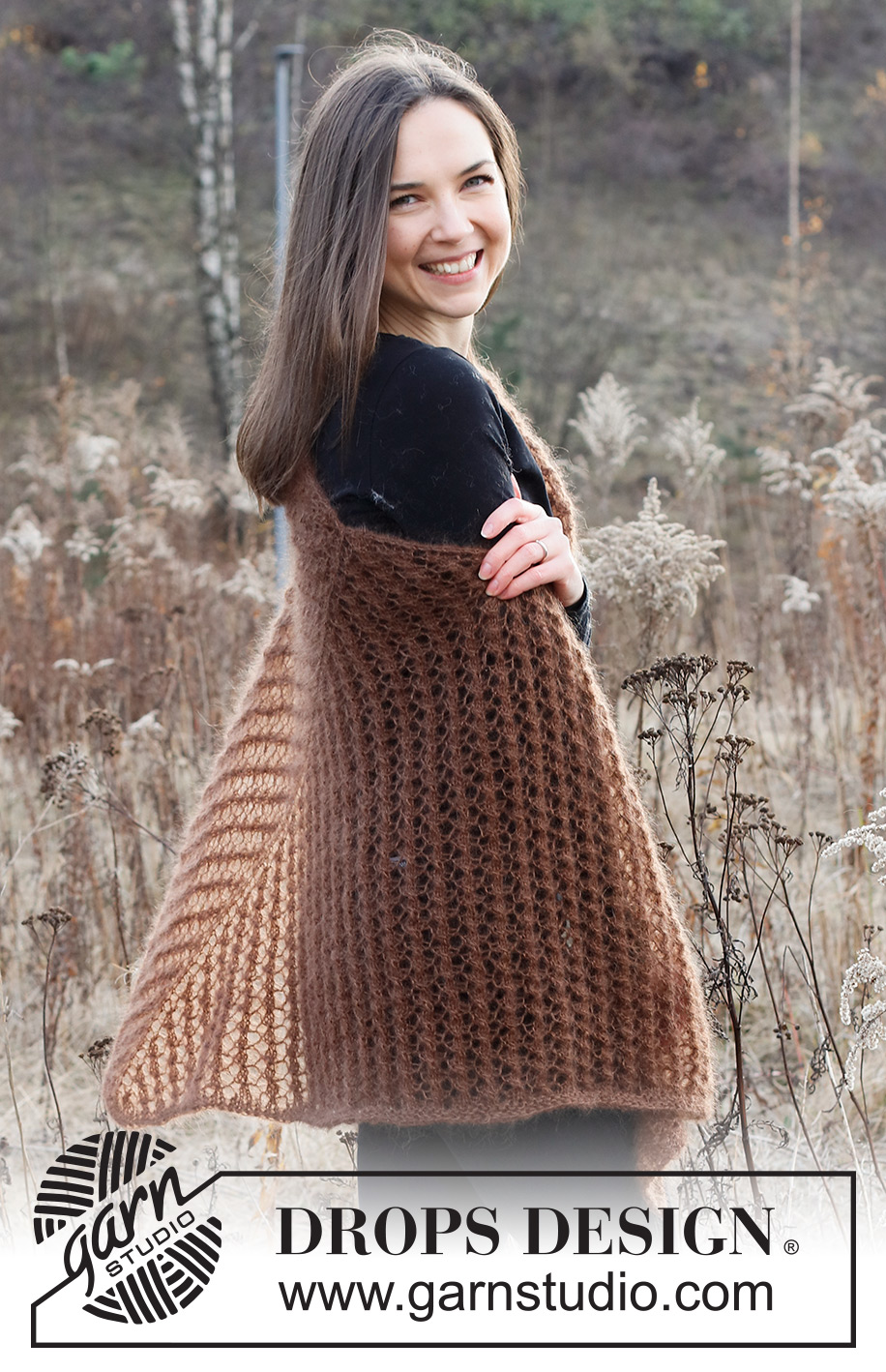 Autumn’s Gift / DROPS 226-20 - Šátek s krajkovým vzorem pletený shora dolů z dvojité příze DROPS Kid-Silk.