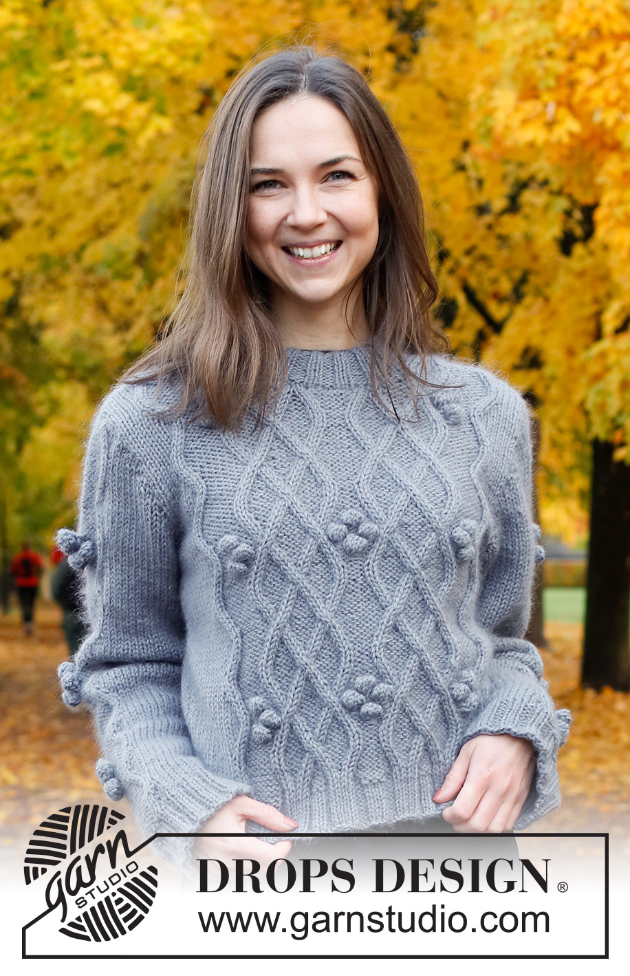 Frosted Fruit Sweater / DROPS 226-23 - Gebreide trui in DROPS Lima en DROPS Kid-Silk. Het werk wordt van boven naar beneden gebreid met kabels, bobbels en dubbele halsrand. Maat: S - XXXL