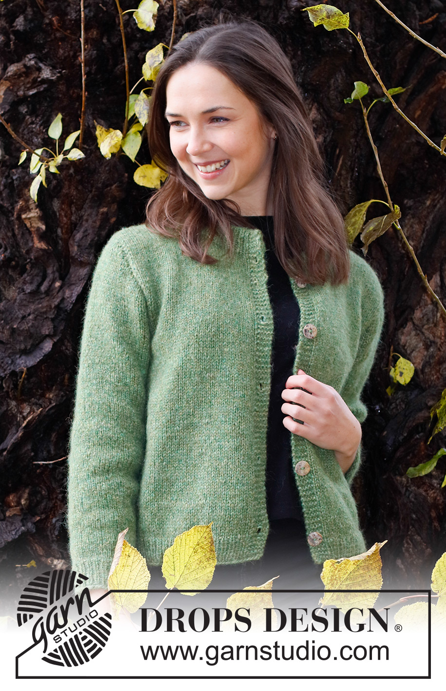 Serene Forest Cardigan / DROPS 226-27 - Gebreid vest in DROPS Air. Het werk wordt gebreid in tricotsteek, met dubbele hals. Maten S - XXXL.