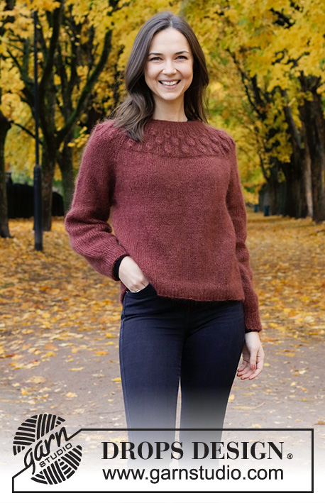 Blackforest Memories / DROPS 226-3 - Strikket genser i 2 tråder DROPS Kid-Silk eller 1 tråd DROPS Brushed Alpaca Silk. Arbeidet strikkes ovenfra og ned med rundfelling, raglan og bladmønster på bærestykket. Størrelse S - XXXL.