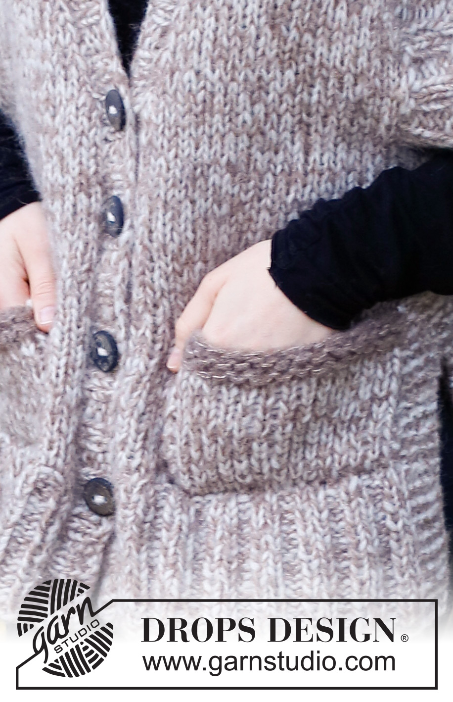 Cosy Mosey / DROPS 226-35 - Knitted vest in DROPS Air and DROPS Brushed Alpaca Silk. The piece is worked with V-neck, ribbed edges and pockets. Sizes S - XXXL.