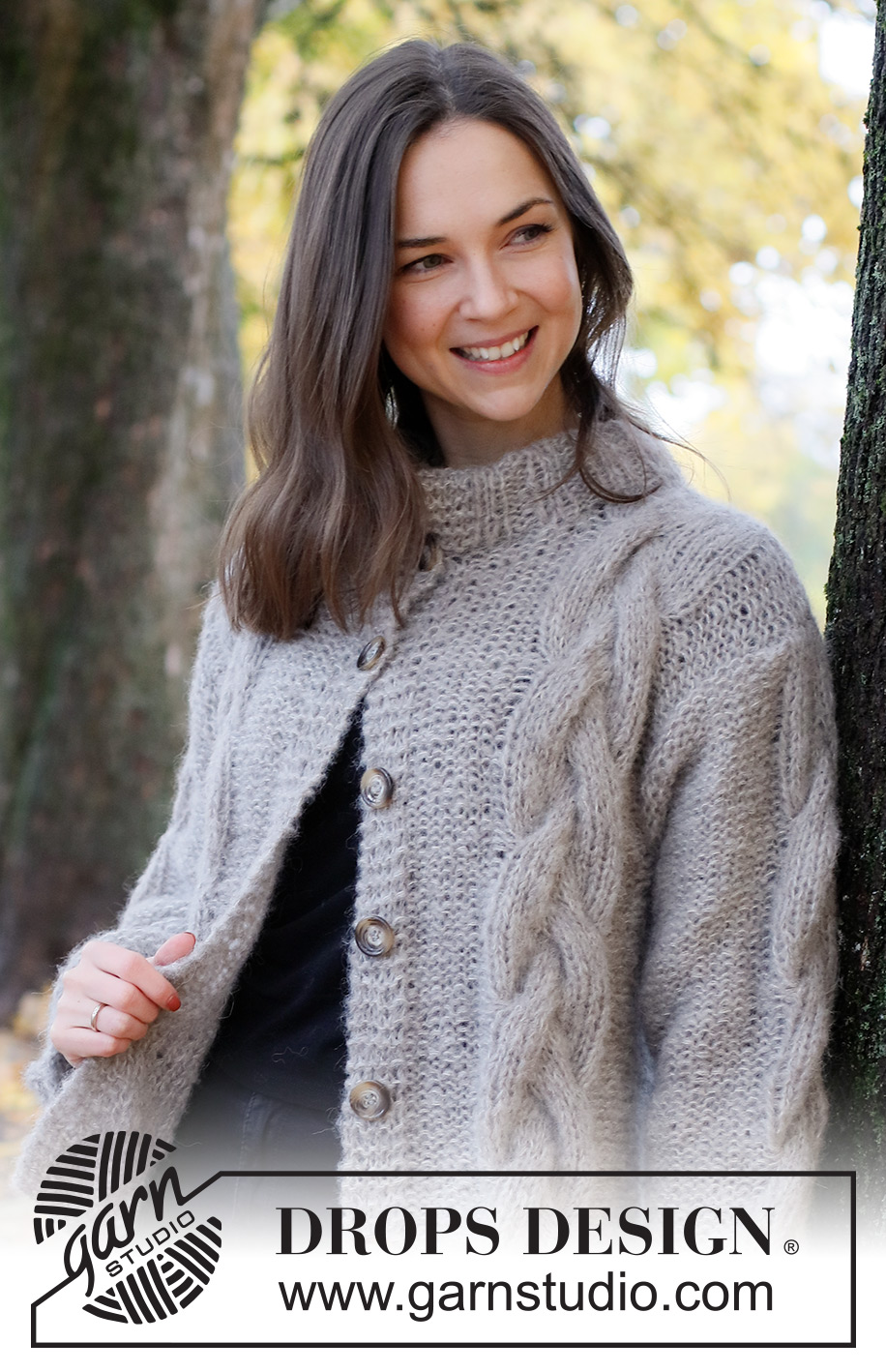 Evening Fires Jacket / DROPS 226-39 - Strikket jakke i 2 tråder DROPS Brushed Alpaca Silk eller 1 tråd DROPS Wish. Arbeidet strikkes med fletter, dobbel halskant og vrangborder. Størrelse S - XXXL.