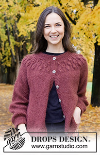 Blackforest Memories Cardigan / DROPS 226-4 - Strikket jakke i 2 tråder DROPS Kid-Silk eller 1 tråd DROPS Brushed Alpaca Silk. Arbeidet strikkes ovenfra og ned med rundfelling, raglan og bladmønster på bærestykket. Størrelse S - XXXL.