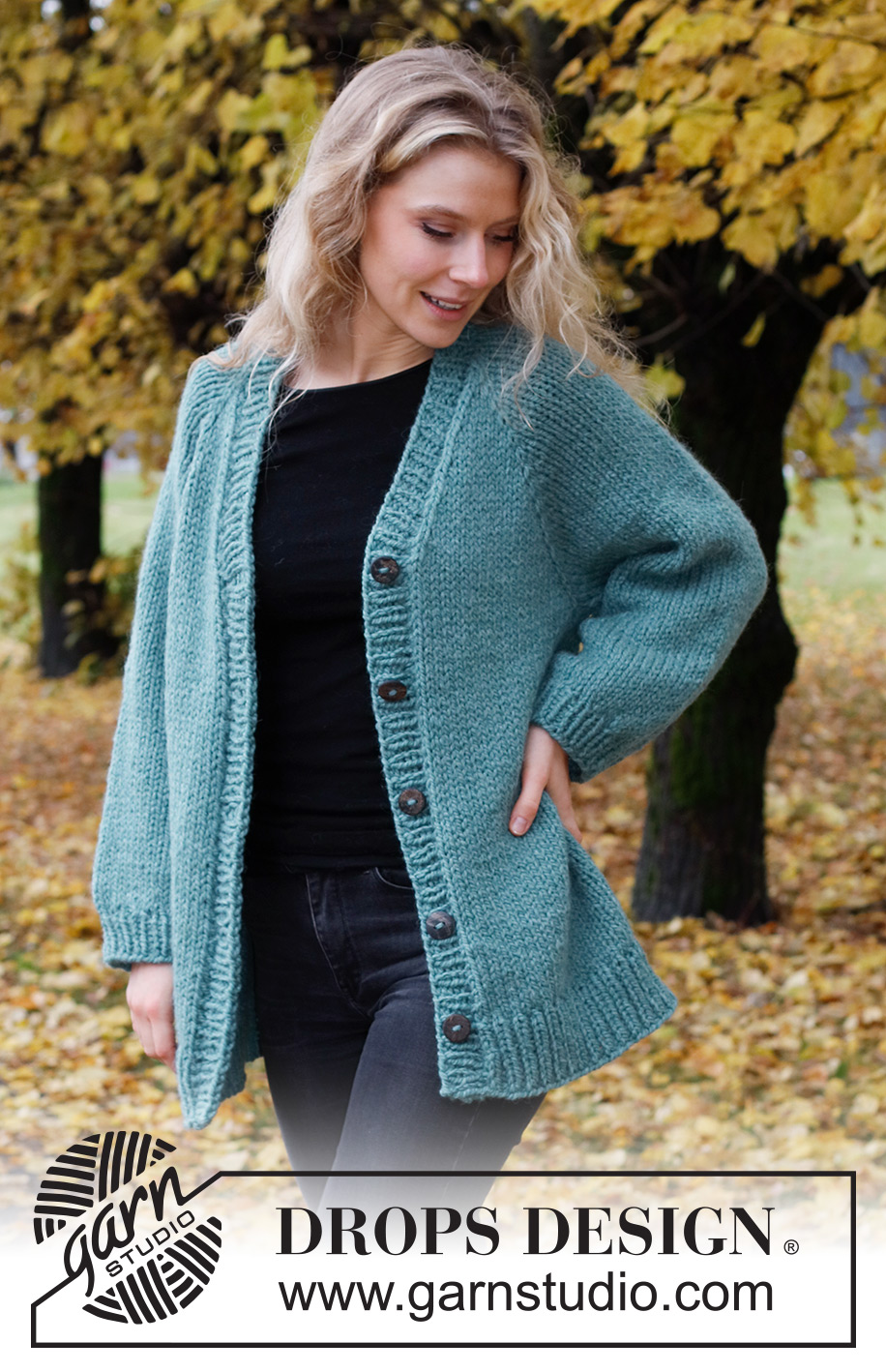 Water Point / DROPS 226-44 - Knitted jacket in DROPS Andes. Piece is knitted top down with raglan and V-neck. Size XS – XXL.