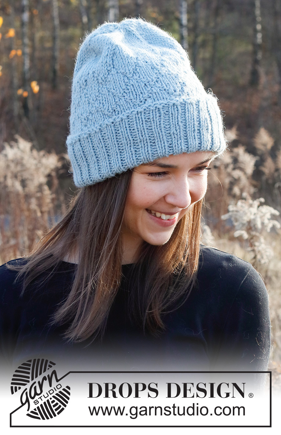 Rolling Waves / DROPS 226-49 - Knitted hat in DROPS Nepal. The piece is worked with textured pattern.