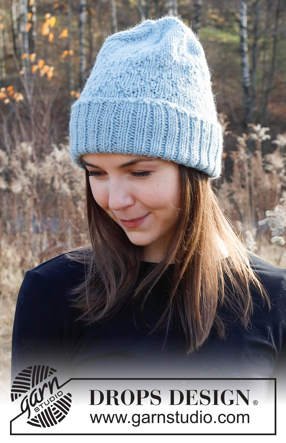 Rolling Waves / DROPS 226-49 - Knitted hat in DROPS Nepal. The piece is worked with textured pattern.