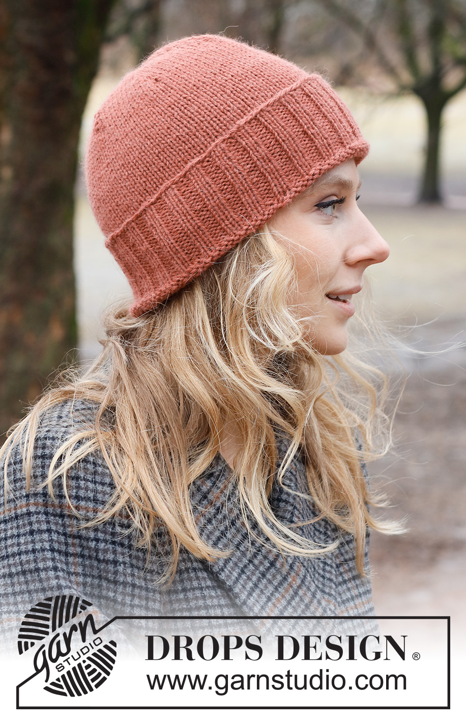 Lucky Penny / DROPS 226-51 - Knitted hat in DROPS Nepal. The piece is worked with stocking stitch and ribbed edges.