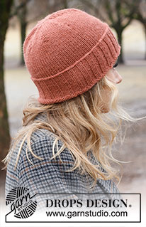 Lucky Penny / DROPS 226-51 - Knitted hat in DROPS Nepal. The piece is worked with stocking stitch and ribbed edges.
