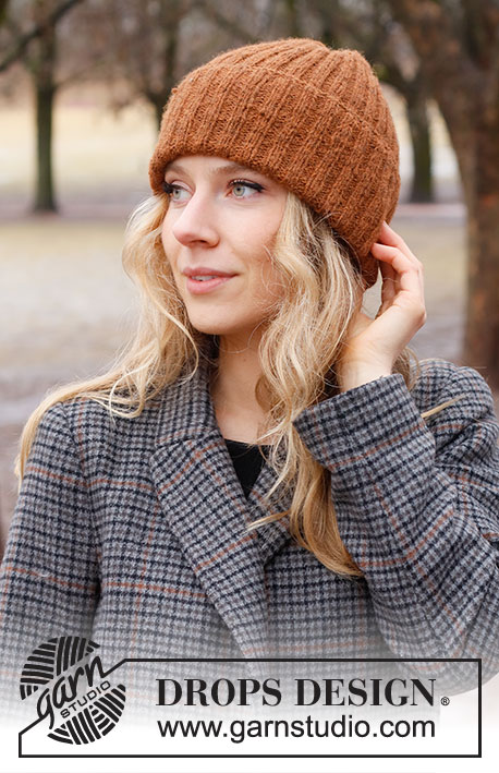 Pumpkin Patch Hat / DROPS 226-55 - Bonnet tricoté / bonnet hipster tricoté en côtes, en DROPS Sky.