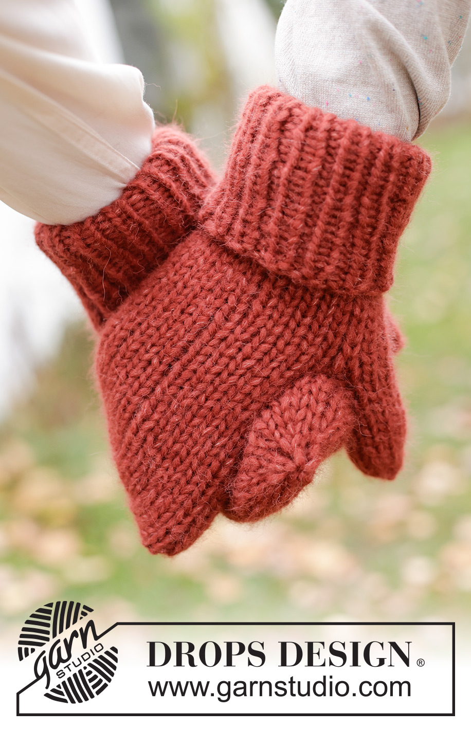 Friendship Mittens / DROPS 226-57 - Strikkede vanter i 1 tråd DROPS Wish eller 2 tråde DROPS Air. Arbejdet strikkes i glatstrik med kant i rib. Størrelse S-XL.