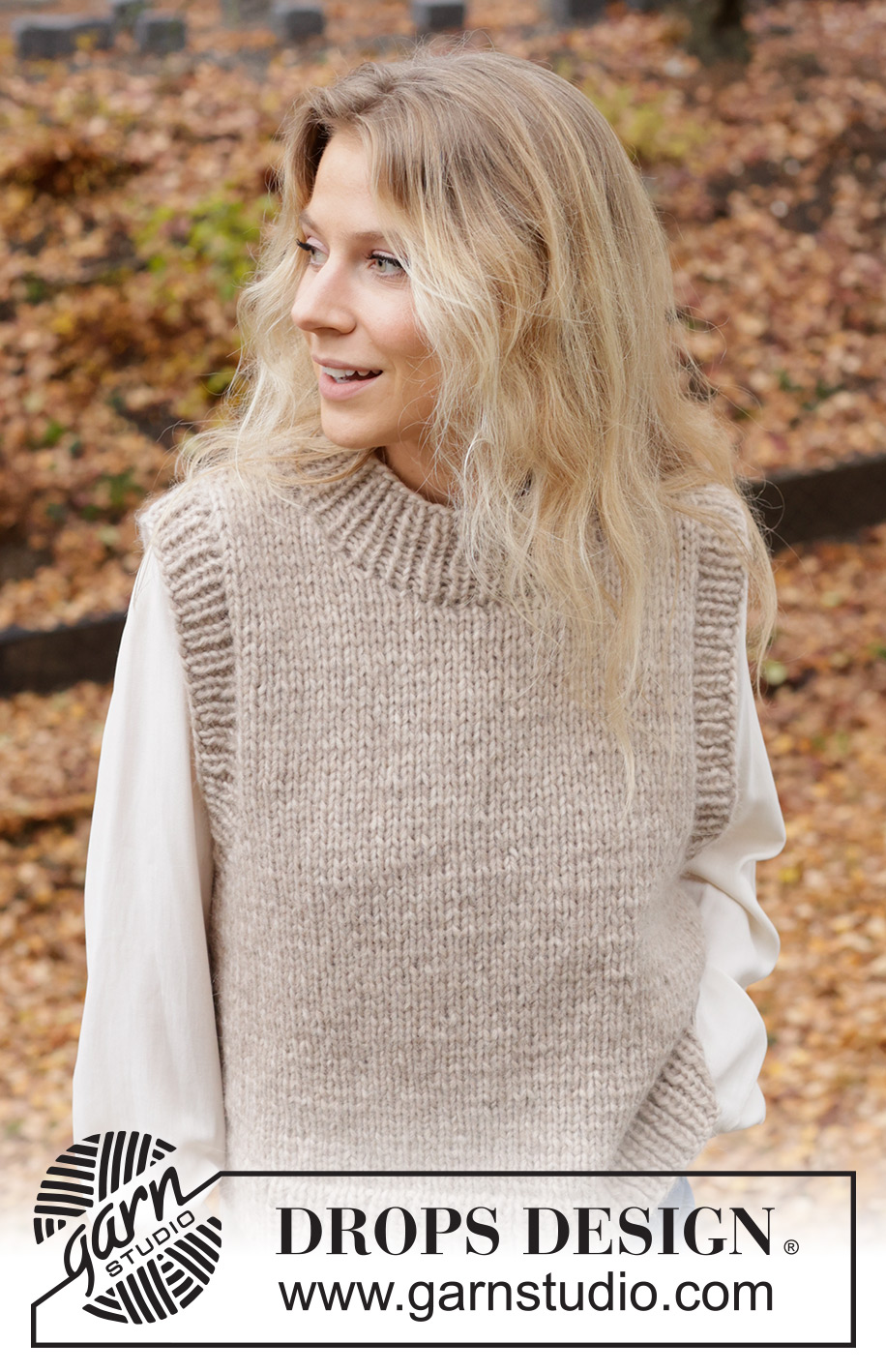 Isla Slipover / DROPS 226-58 - Strikket vest / slipover i DROPS Wish eller 2 tråder DROPS Air. Arbeidet strikkes i glattstrikk med kanter i vrangbord og splitt i siden. Størrelse S - XXXL.