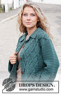 Teal Crossover / DROPS 227-30 - Hæklet jakke i DROPS Merino Extra Fine. Arbejdet hækles med snoninger, reliefmønster og krave. Størrelse S - XXXL.