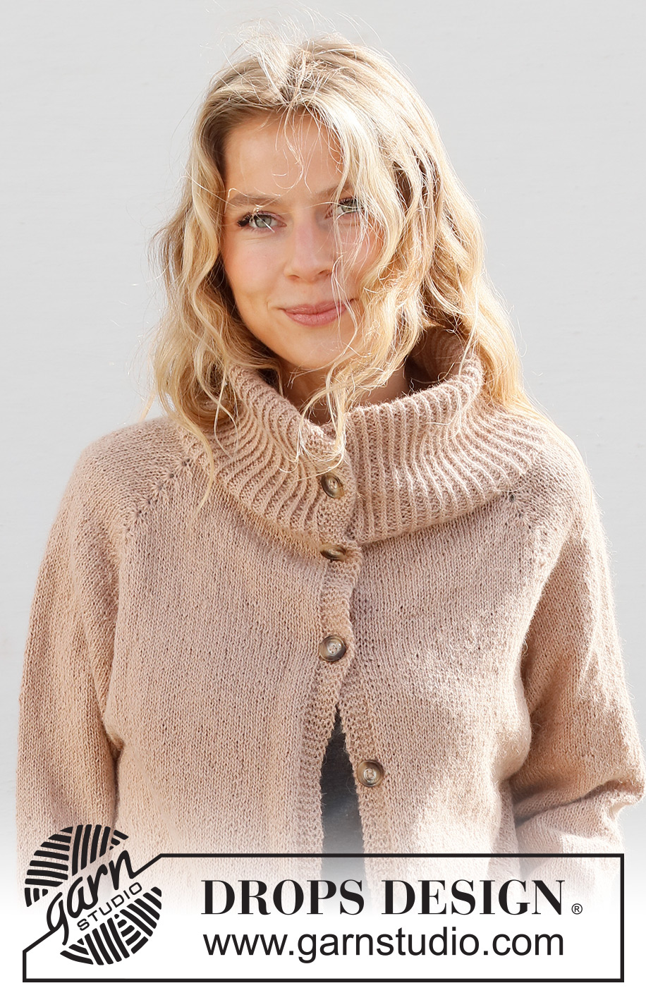 Chill Chaser / DROPS 227-36 - Strikket jakke i DROPS Alpaca eller DROPS BabyMerino. Arbeidet strikkes ovenfra og ned med dobbel halskant, raglan og splitt i sidene. Størrelse S - XXXL.