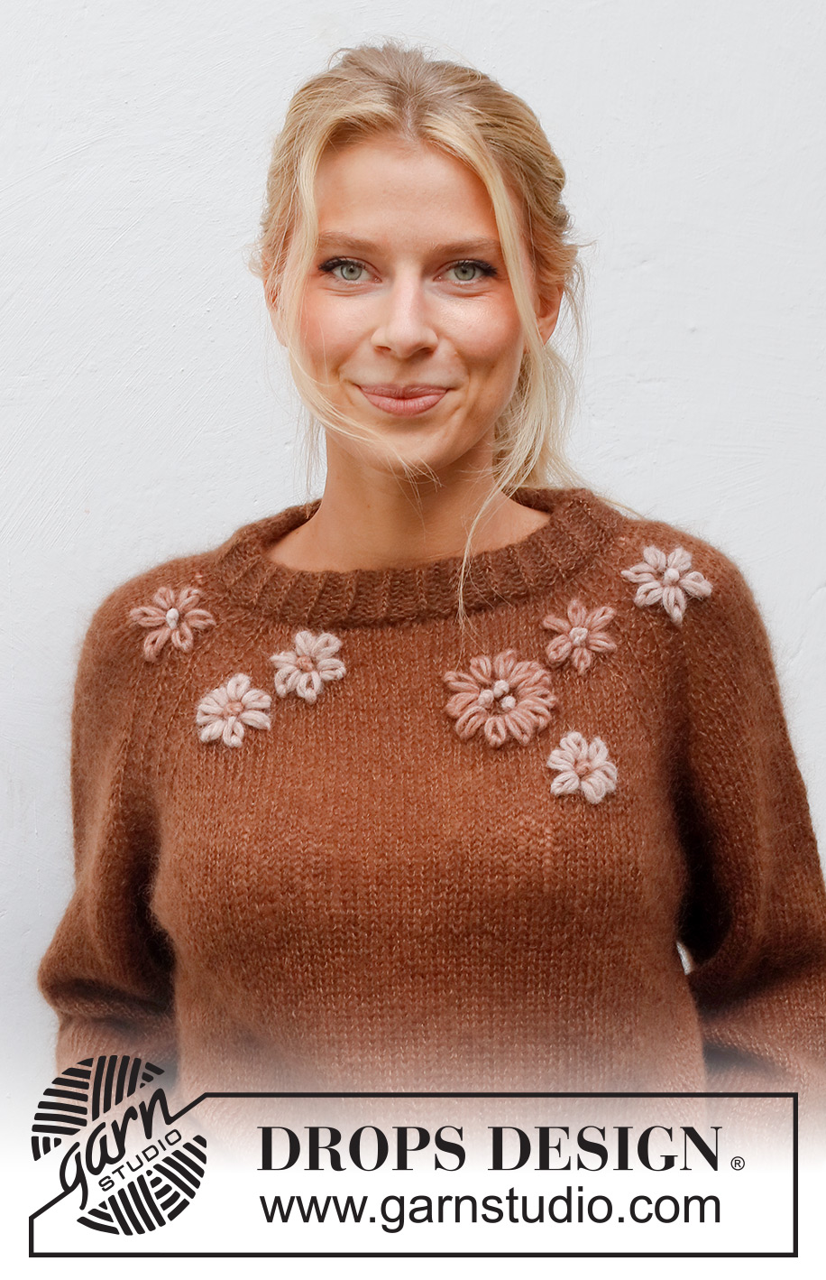 Fall Bouquet / DROPS 227-48 - Stickad tröja i 1 tråd DROPS Brushed Alpaca Silk eller 2 trådar DROPS Kid-Silk. Arbetet stickas uppifrån och ner med raglan, broderade blommor och franska knutar. Storlek S - XXXL.
