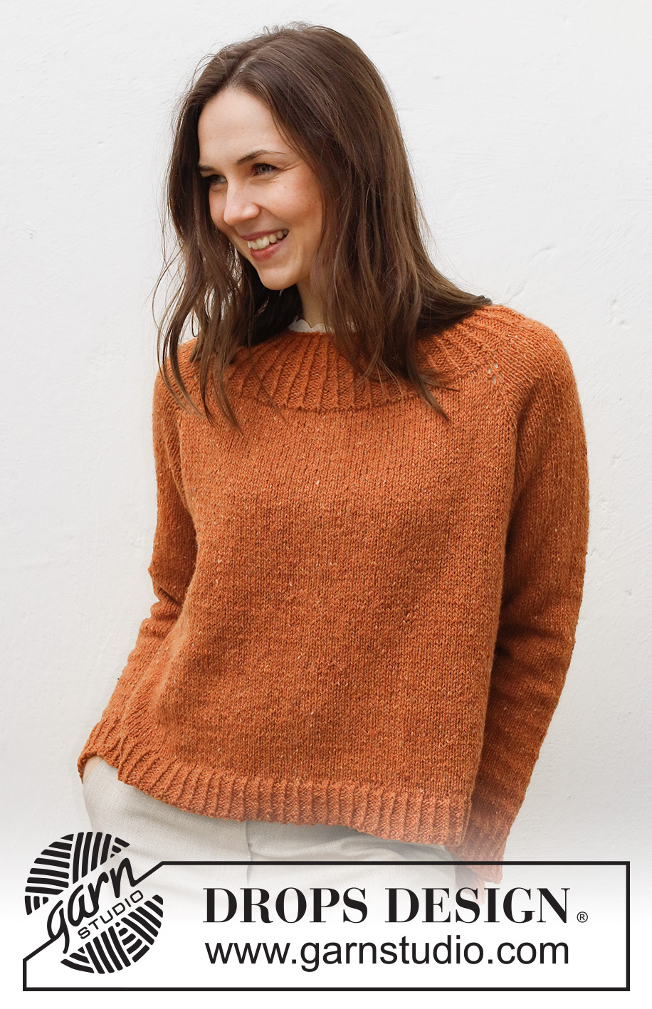 Warm My Heart / DROPS 228-18 - DROPS Soft Tweed lõngast ülevalt alla kootud raglaan varrukatega, lõhikutega ja soonikkoes ääristega džemper suurustele XS kuni XXL