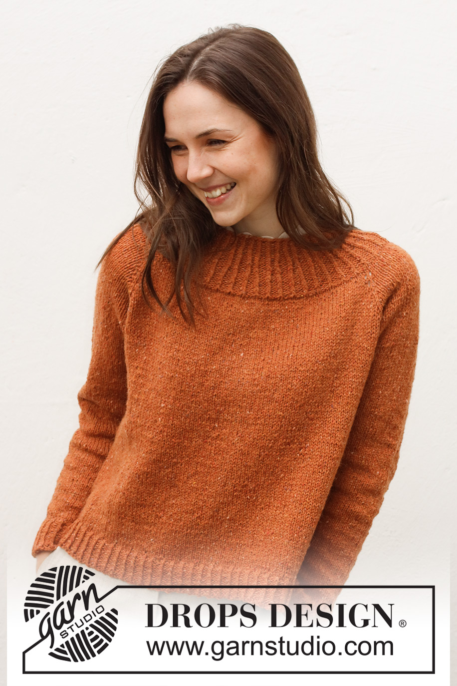Warm My Heart / DROPS 228-18 - DROPS Soft Tweed lõngast ülevalt alla kootud raglaan varrukatega, lõhikutega ja soonikkoes ääristega džemper suurustele XS kuni XXL