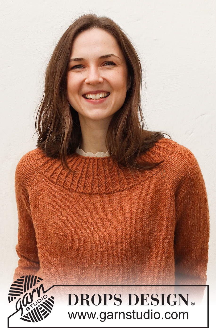 Warm My Heart / DROPS 228-18 - DROPS Soft Tweed lõngast ülevalt alla kootud raglaan varrukatega, lõhikutega ja soonikkoes ääristega džemper suurustele XS kuni XXL