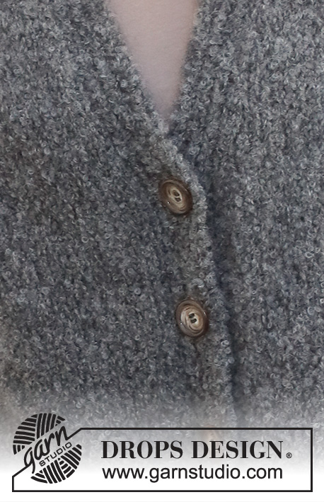 December Skies / DROPS 228-32 - Strikket vest i DROPS Alpaca Bouclé og DROPS Kid-Silk. Arbeidet strikkes med splitt i sidene, v-hals og kanter i vrangbord. Størrelse XS - XXL.