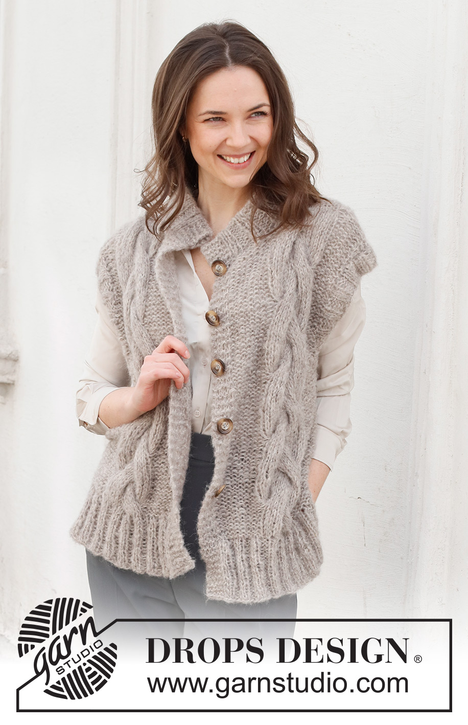 Evening Fires Vest / DROPS 228-38 - Vesta s copánky pletená 2 vlákny z příze DROPS Brushed Alpaca Silk nebo 1 vláknem DROPS Wish. Velikost: S - XXXL.
