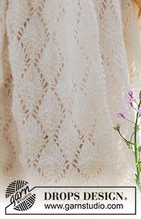 Just a Whisper / DROPS 229-10 - Stola lavorata ai ferri in DROPS Brushed Alpaca Silk. Lavorata con motivo traforato.