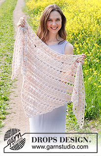 Rosé Shawl / DROPS 229-14 - Szal na szydełku z włóczki DROPS Cotton Merino. Przerabiany ściegiem ażurowym i supełkami.