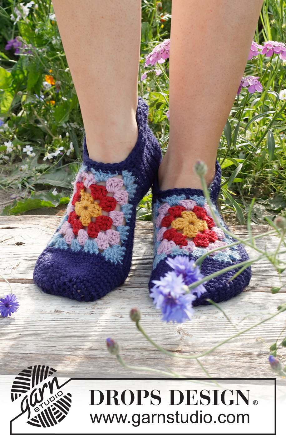 Garden Slippers / DROPS 229-18 - Chaussons crochetés avec carré granny, en DROPS Nepal. Du 35 au 43.