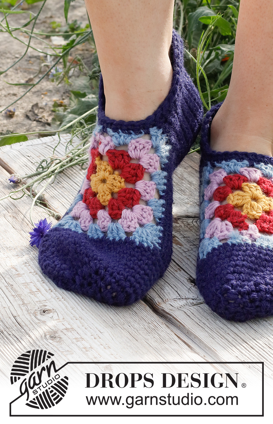 Garden Slippers / DROPS 229-18 - Chaussons crochetés avec carré granny, en DROPS Nepal. Du 35 au 43.