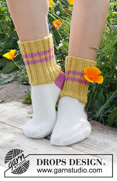 Folk Dancer / DROPS 229-26 - Stickade sockor med slätstickning och ränder i DROPS Karisma.
Storlek 35 – 43.
