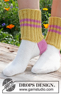 Folk Dancer / DROPS 229-26 - Stickade sockor med slätstickning och ränder i DROPS Karisma.
Storlek 35 – 43.
