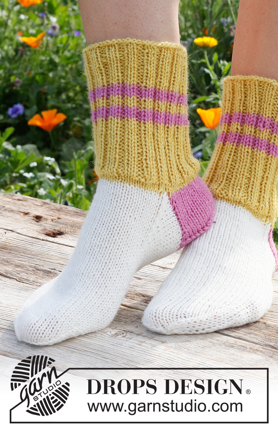 Folk Dancer / DROPS 229-26 - Stickade sockor med slätstickning och ränder i DROPS Karisma.
Storlek 35 – 43.
