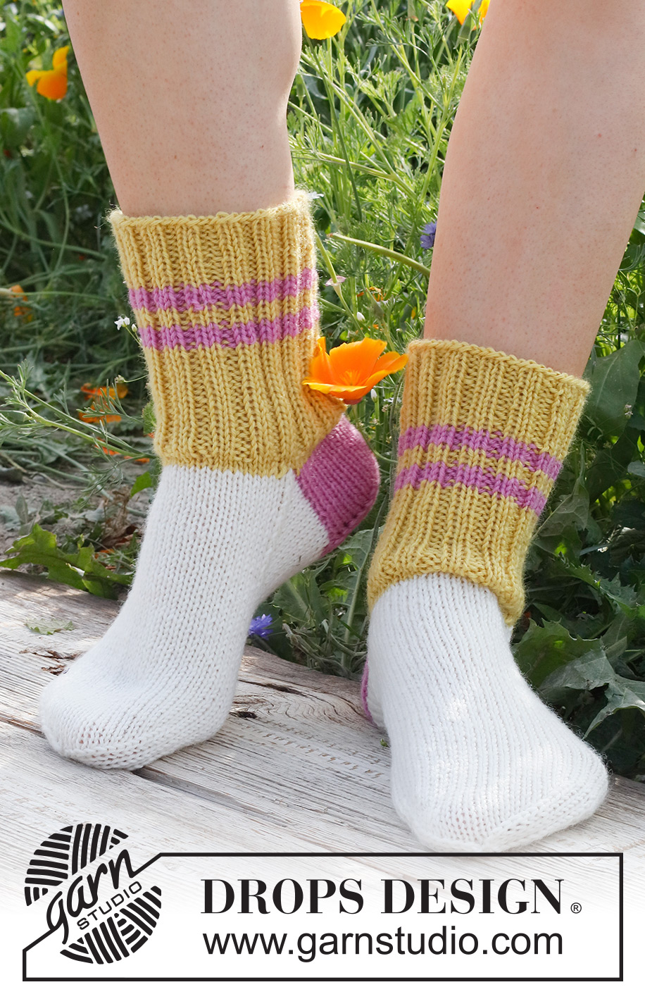 Folk Dancer / DROPS 229-26 - Stickade sockor med slätstickning och ränder i DROPS Karisma.
Storlek 35 – 43.
