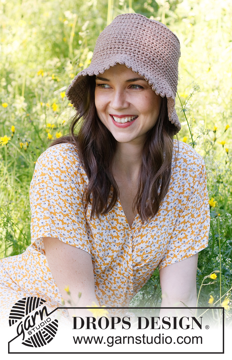 Elven Queen Hat / DROPS 229-30 - Bob crocheté de haut en bas, avec 2 fils DROPS Belle.