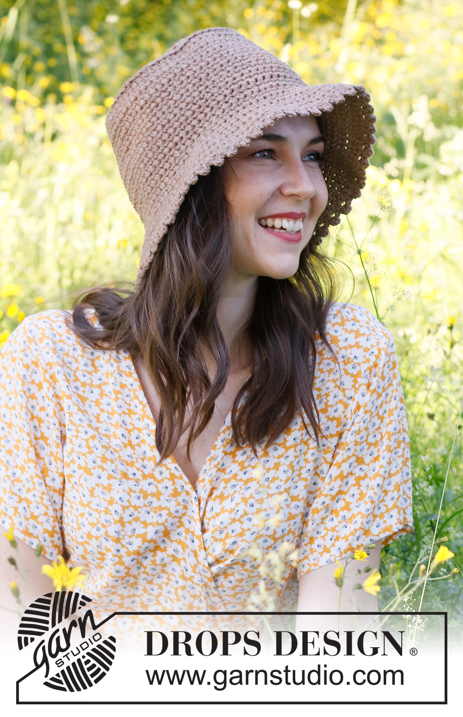 Elven Queen Hat / DROPS 229-30 - Bob crocheté de haut en bas, avec 2 fils DROPS Belle.